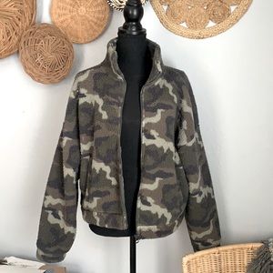 American eagle camo Sherpa jacket!